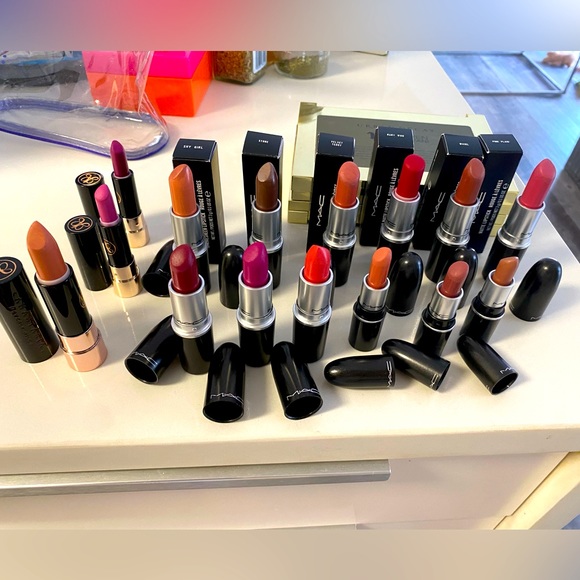 MAC Cosmetics Makeup Mac Lipstick Set Of 2 Best Colors Plus 3